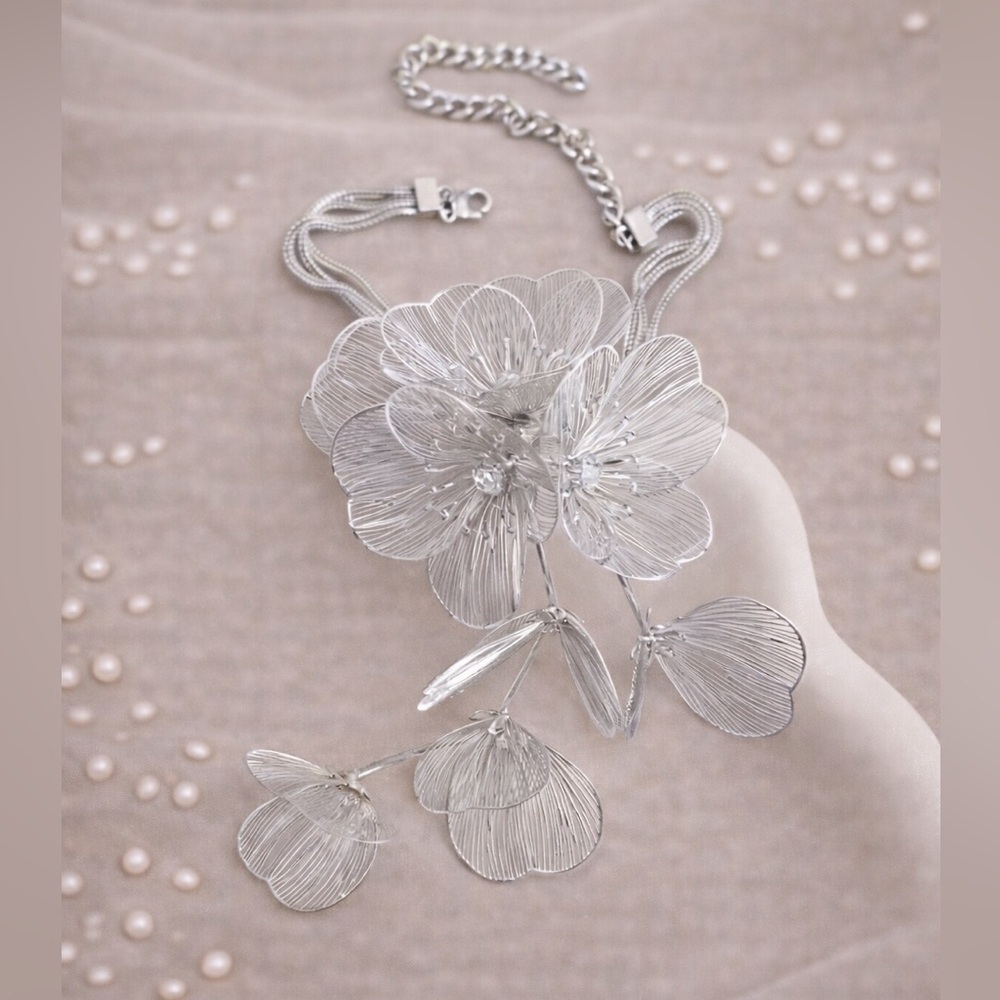 Zara Kate Middleton Famous Cascading Floral Necklace